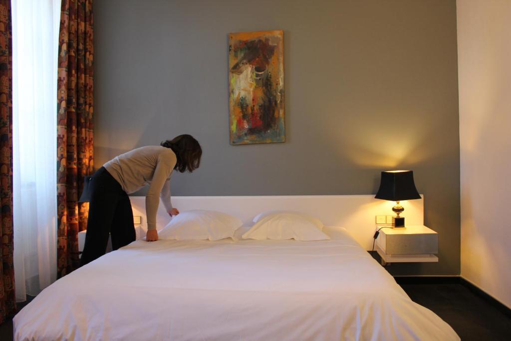 Hotel Au Pavillon Du Frene Lacaune Cameră foto