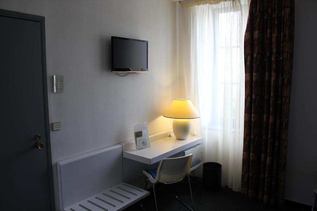 Hotel Au Pavillon Du Frene Lacaune Cameră foto